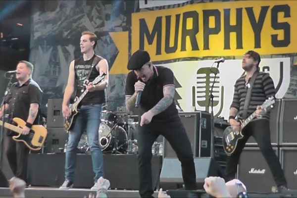 dropkick-murphysF0E371F1-532A-6B4D-6E0F-47A32EE5FA83.jpg