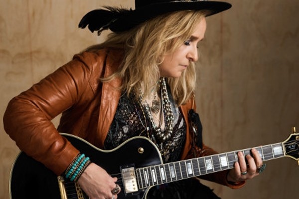 melissa-etheridgeFB595360-6D10-0902-1D52-B5E4B8DCBF49.jpg