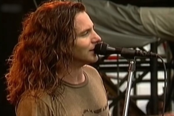 pearl-jam-black-pinkpop-199294B37411-B20E-7837-9397-8C70051EF807.jpg